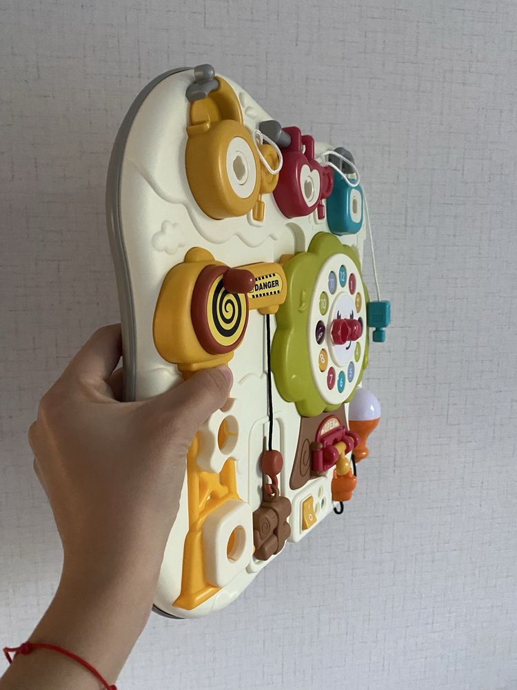 Монтесори дъска,  бизиборд, busy, часовник, катинарчета,