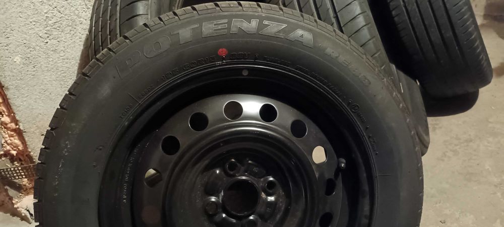 Резервна гума от Тойота Корола Версо 2002 г.