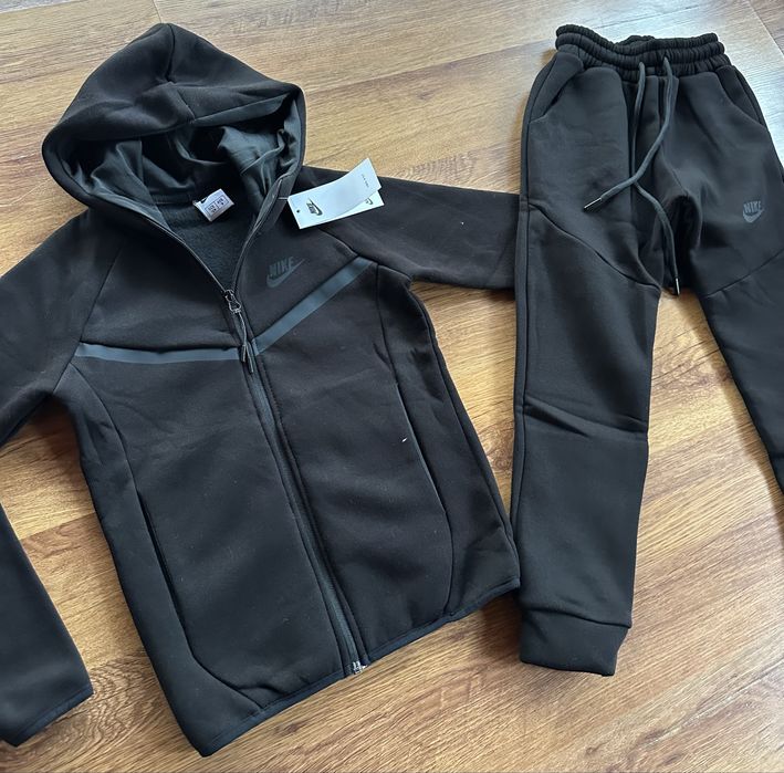 Детски,ватиран,черен екип Nike