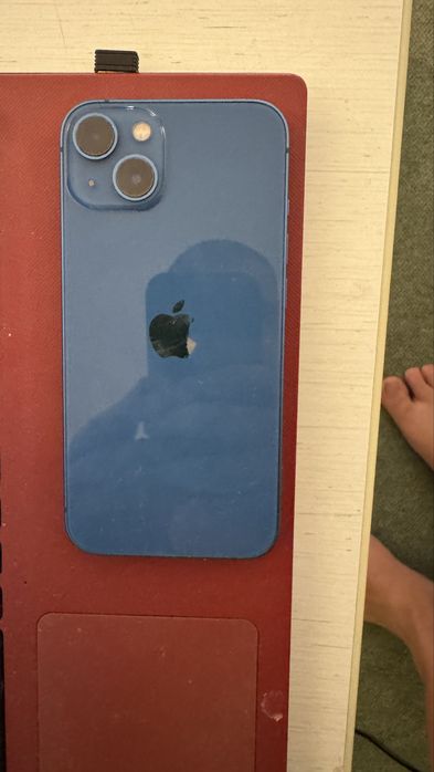 Продавам Iphone 13