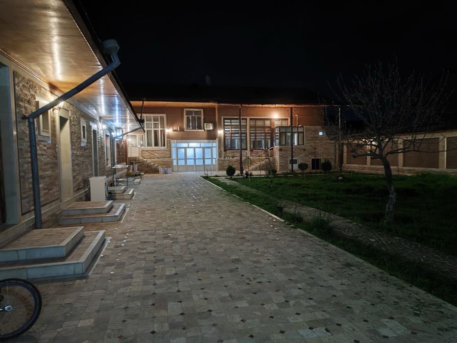 Uy sotiladi uy sotiladi