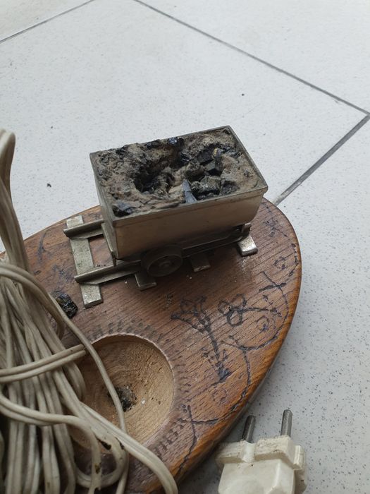 Lampa cu bec foarte veche