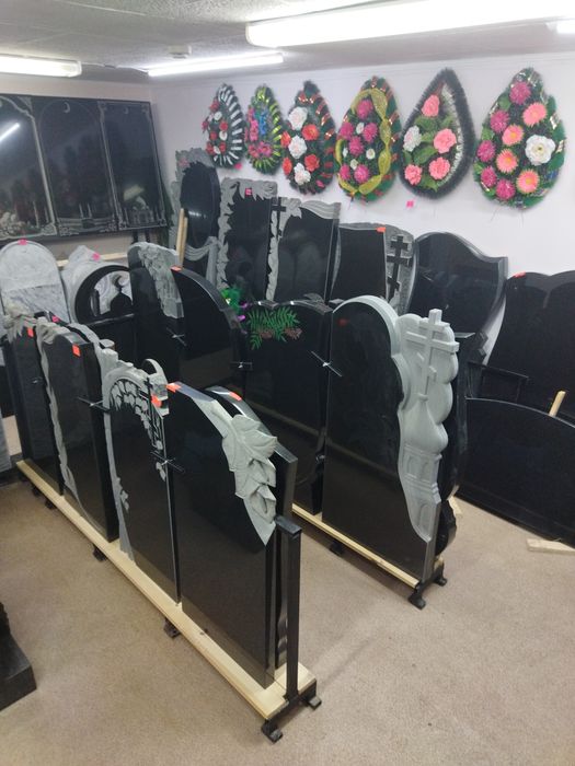 Памятники ( гранит и мрамор)