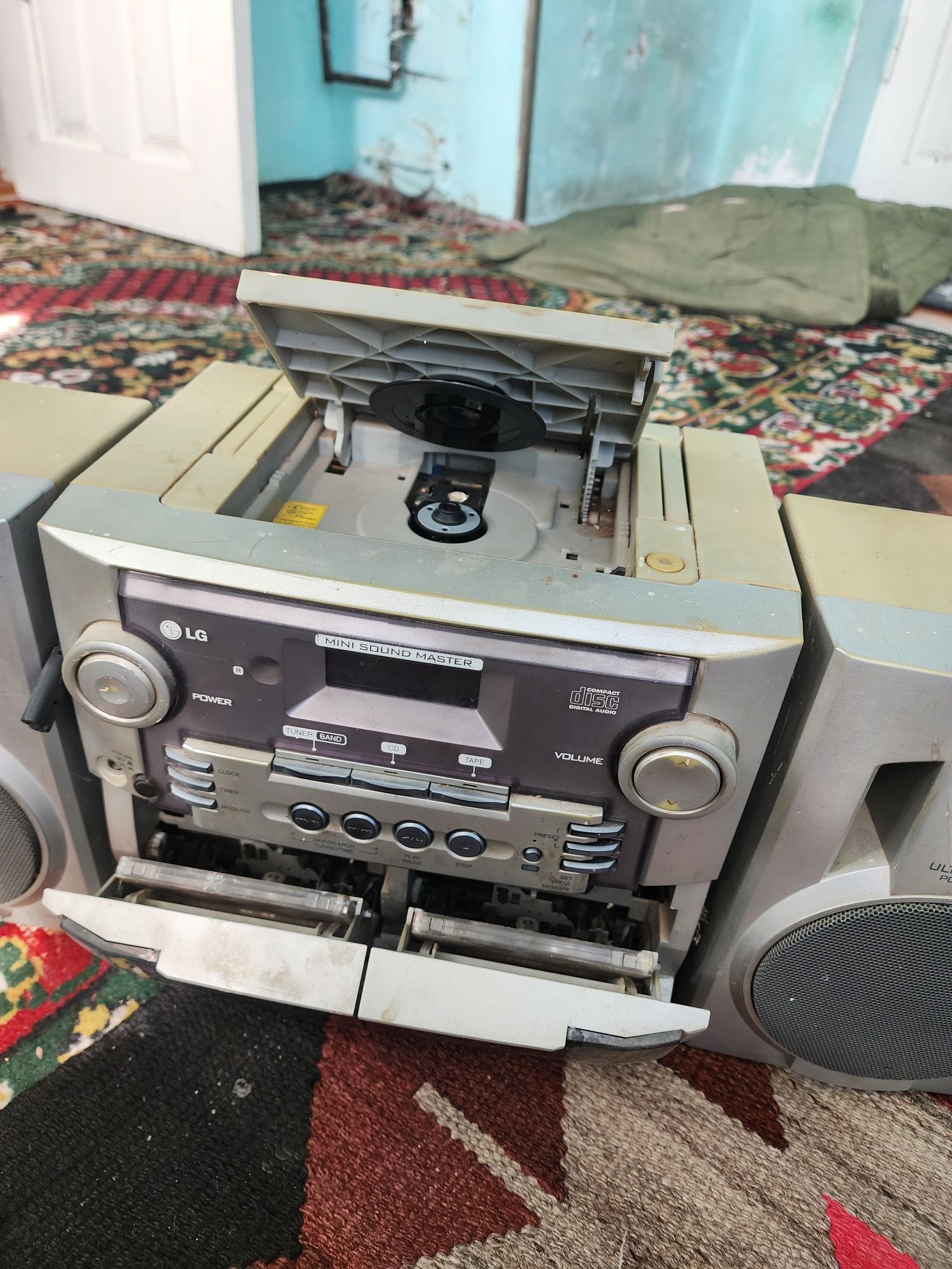 Lg magnitofon sotiladi |SD Disk va kaseta o'qiydigan + radio
