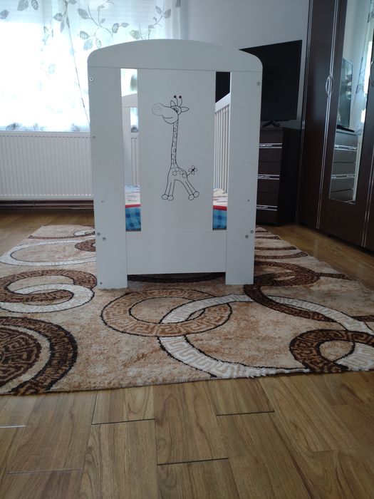 Vând pătuț care se poate atașa la pat