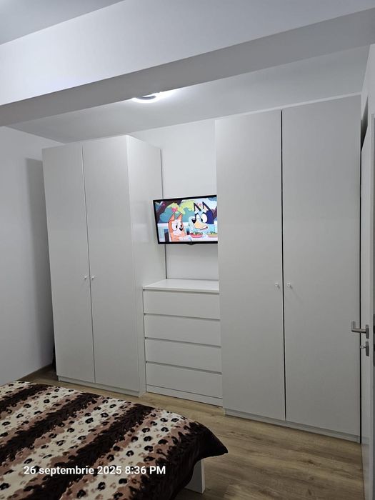 Apartament  3 camere de închiriat