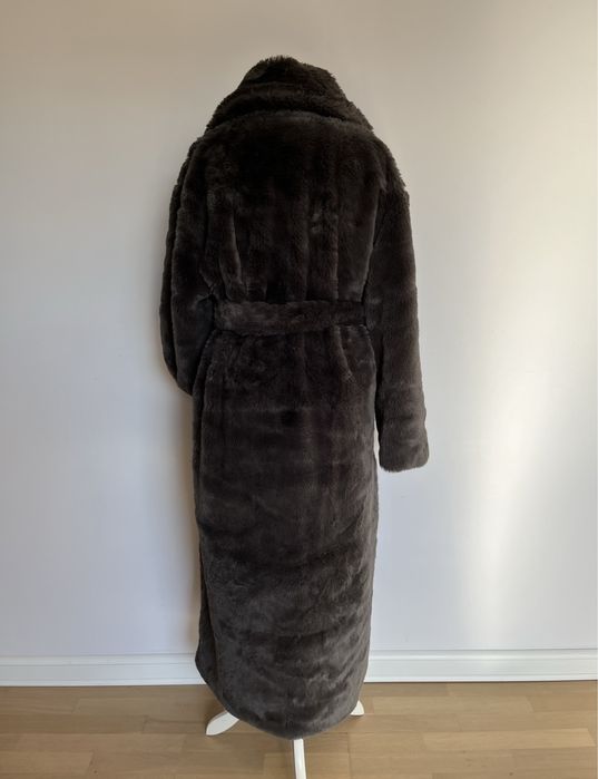 Palton pufos si călduros din colecția LINE OF OSLO