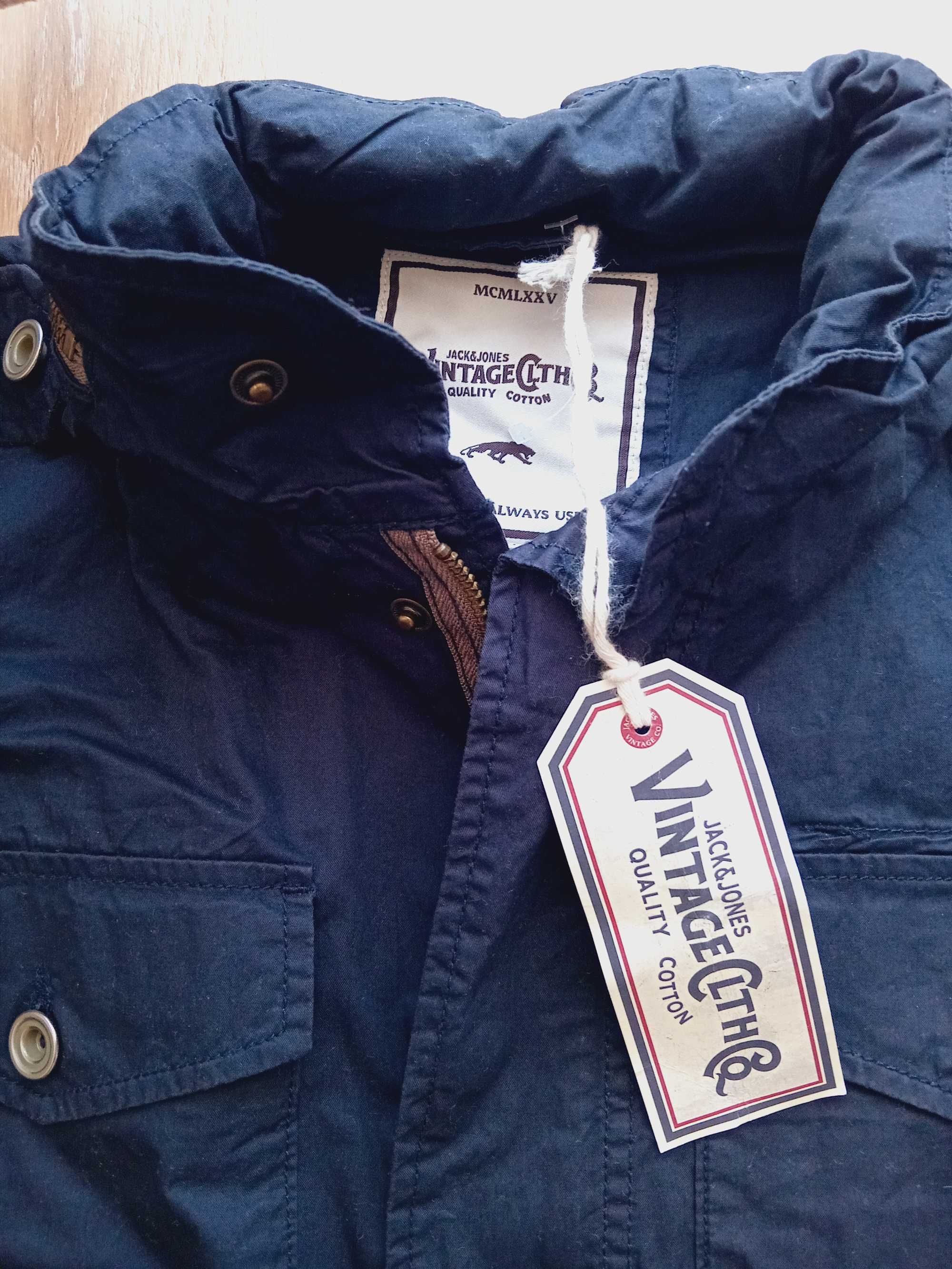 Jack&Jones Ново яке Л размер