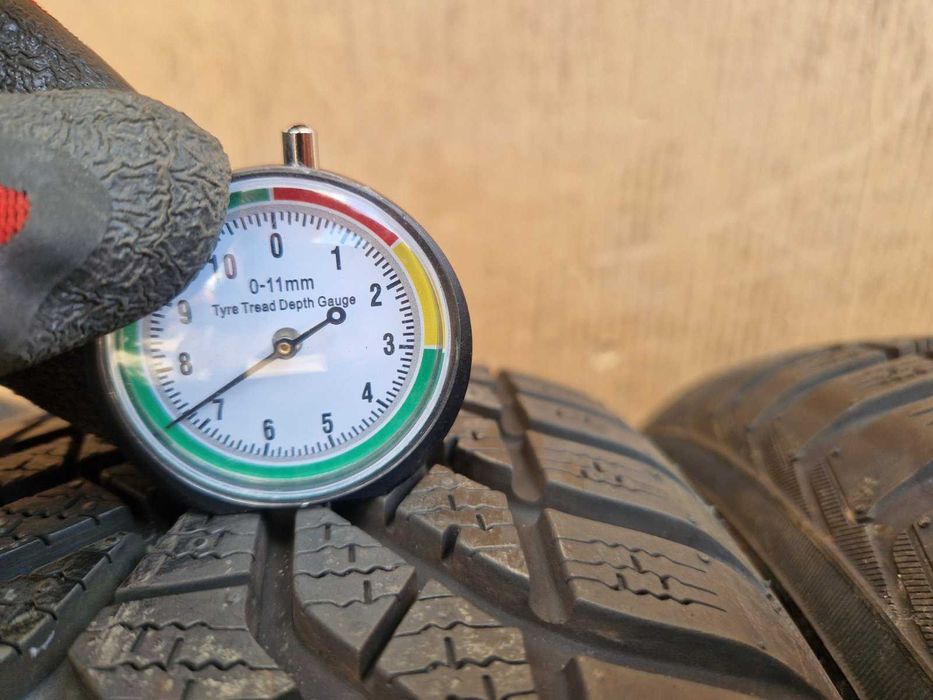 4 Yokohama R16 205/60
Зимни гуми 
DOT3519