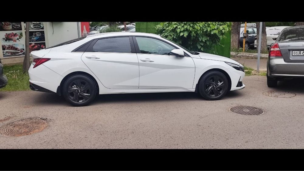 Hyundai Elantra 1.6 позиция, которая идет сразу после 2.0 мотора
