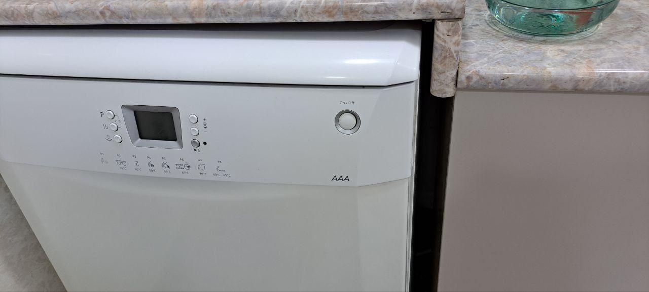 Посудомойка BEKO модель AAA, оригинал, 60х60x85 см, как новый