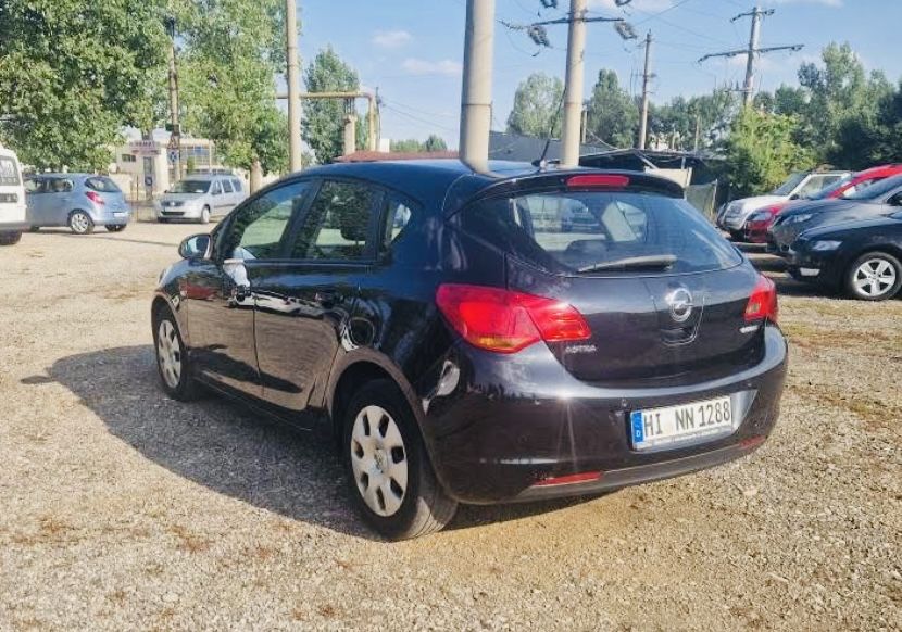 Opel Astra J an 2012 1.7 cdti - scurta