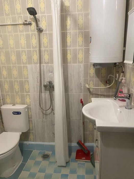 Дава се под наем Едностаен апартамент в Бургас, Център - 50 кв.м за 382.5 € - Снимка #4