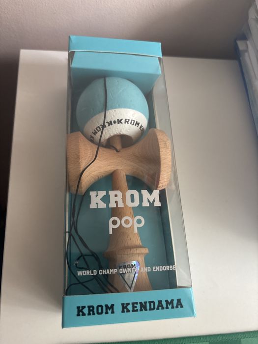 vand krom pop in stare buna originala pe culoarea albastra