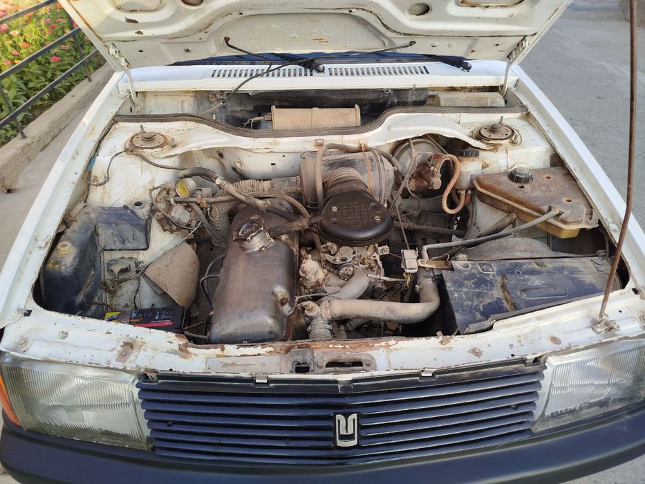 Maskvich 2141 sotiladi  metani bor.