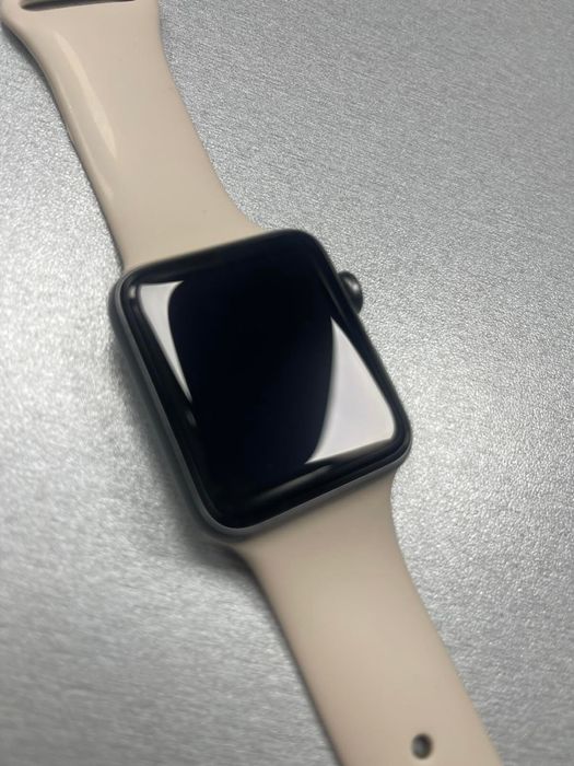 Продавам apple watch series 3 42мм