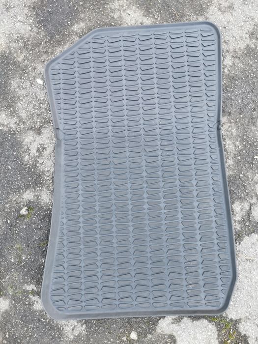 Bmw X1 E84 Presuri cauciuc + tavita portbagaj