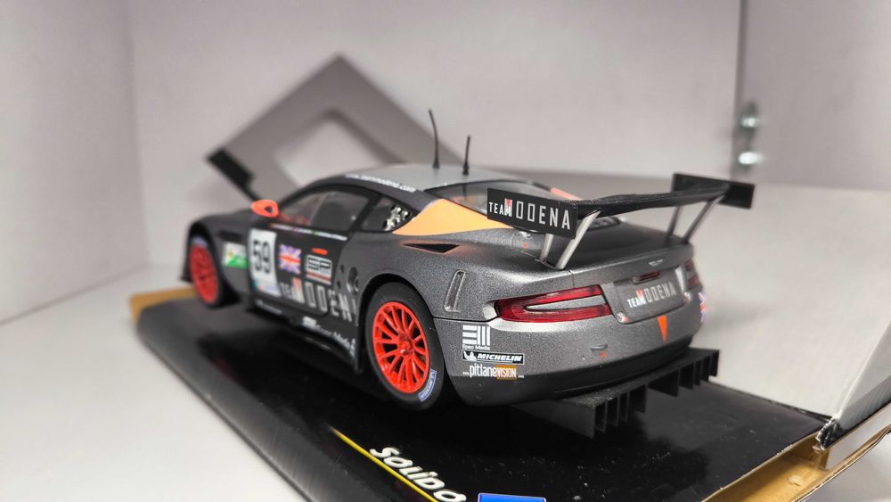 Macheta 1:18 - Aston Martin DBR9 24h Le Mans N°59 2009 – 1/18 Solido