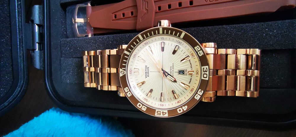 Ceas Vostok Europe Energia Rocket NH35A-575B281 tritium/rubine  NOU