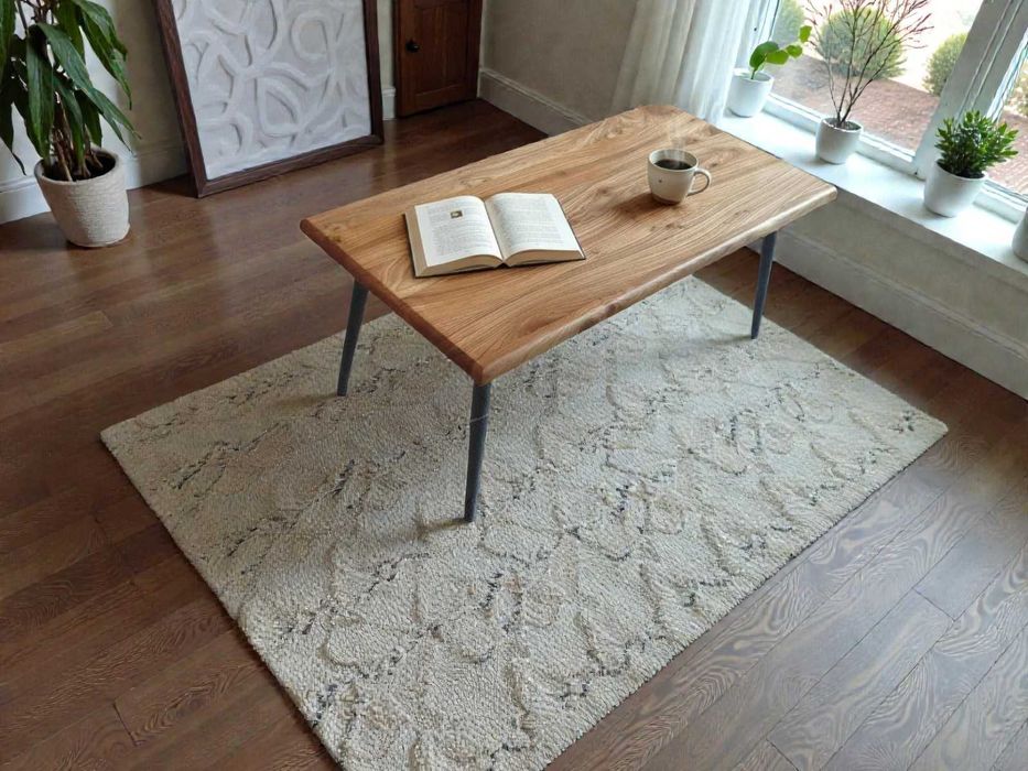 Стол журнальный , массив карагача (ильм)