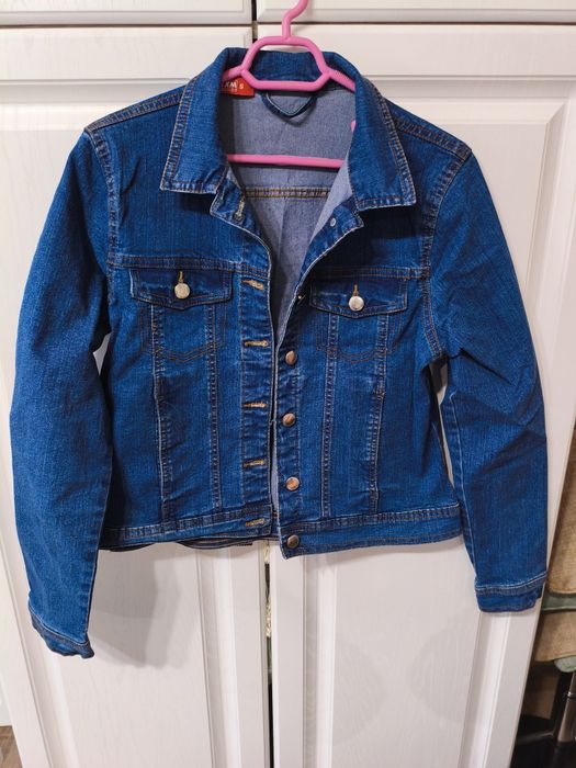 Geaca denim albastră