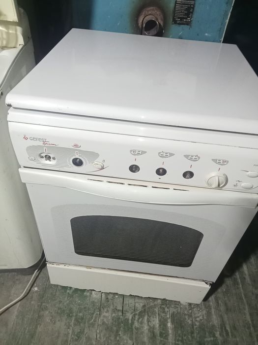 Гефест газовая плита рабочая продается.