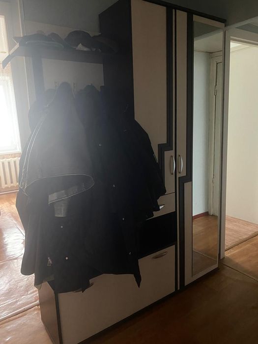 Прихожая шкаф вешалка