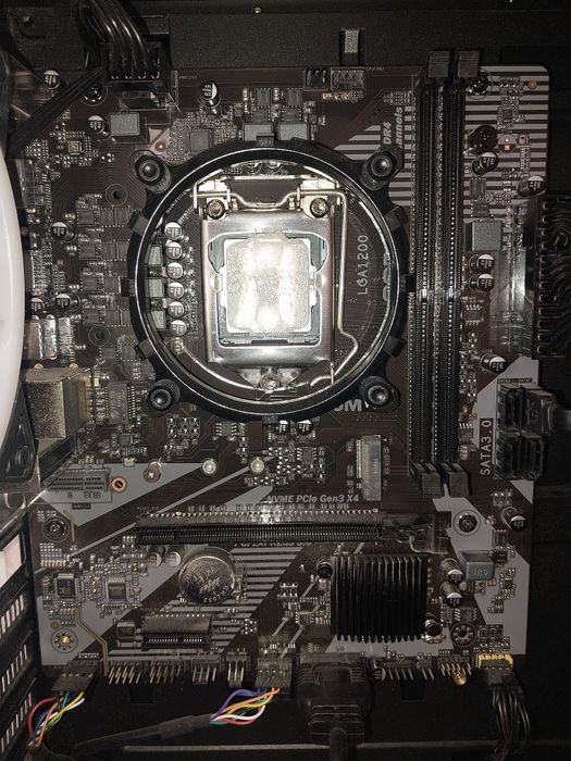 Продам комплект. Материнская плата lga1200 h510m + i5 10400f + кулер.