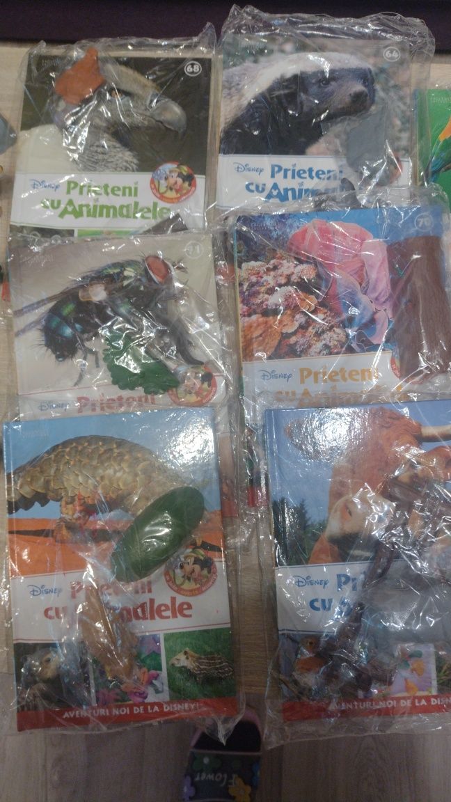 Cărți Disney Seria Prieteni cu  Animalele - jucării incluse
