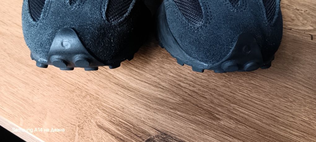 New Balance размер 42