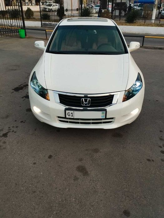 Продаётся Honda Accord 2.4