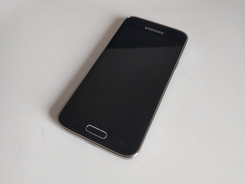 Vând Samsung Galaxy S5 Mini Impecabil Cu Baterie Noua!