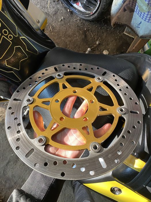 Disc frana fata Suzuki Gsx-R K1 -k2-k3 600 / 750 / 1000 k