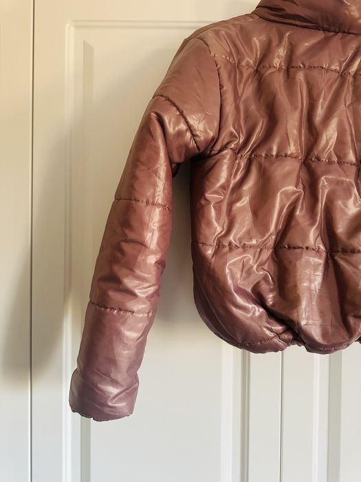 Geaca din puf si material impermeabil , calduroasa si usoara masura S