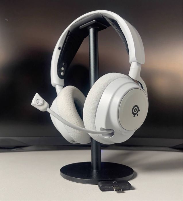Steelseries Arctis Nova 7 white / Black