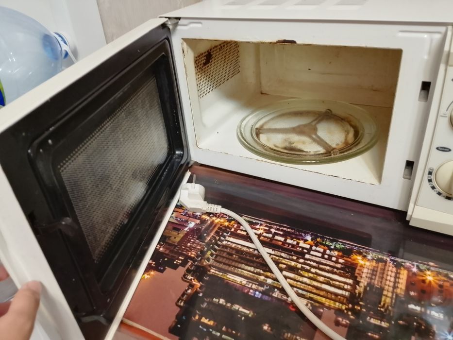 Продается микровольная печь Б/у