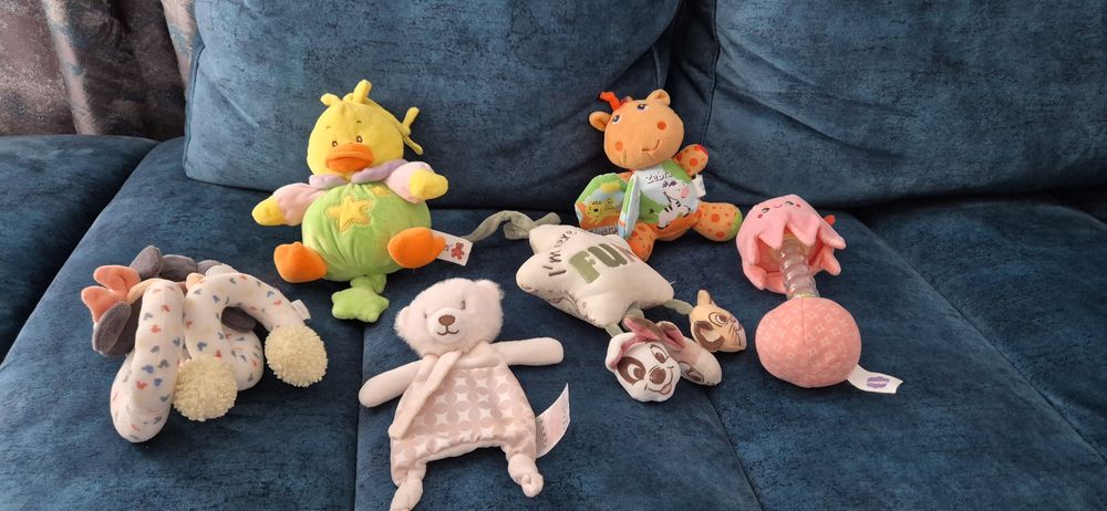 Lot jucarii bebe pentru carucior