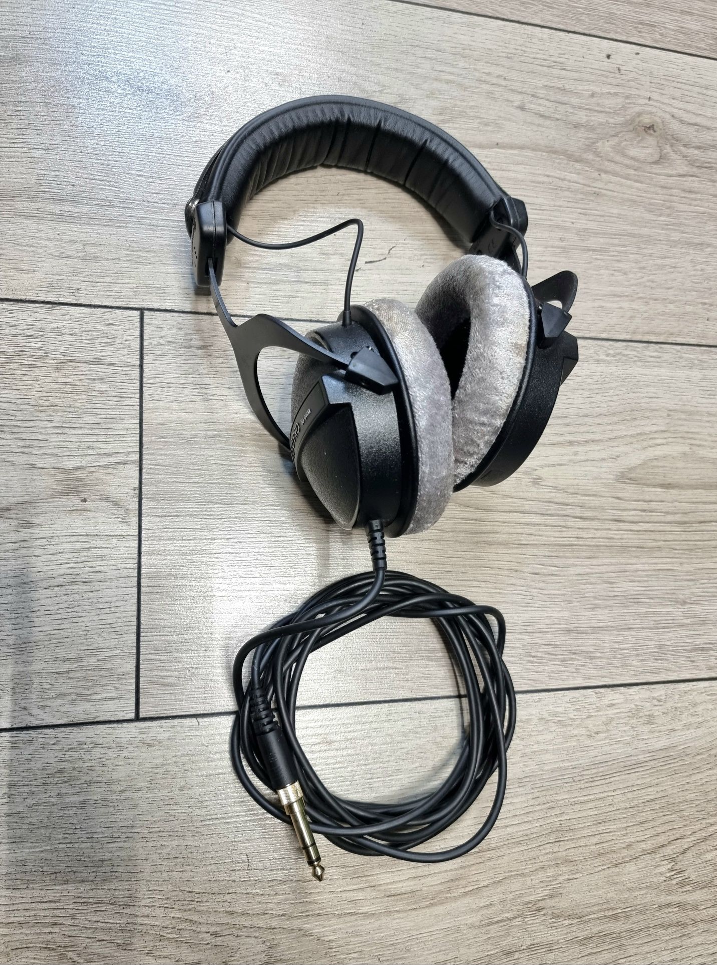 Amanet F28: Casti BeyerDynamic DT 770 PRO 80ohm