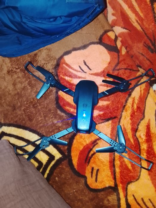 Vand drona se numește drona 12