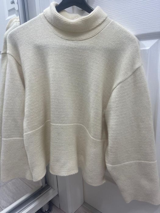 Pulover superb din lana , pantofi si pardesiu