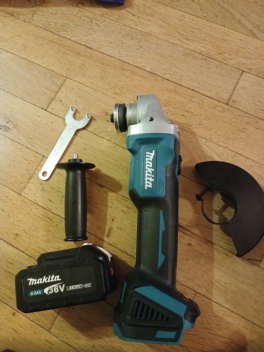 Makita флекс с батерия 8а