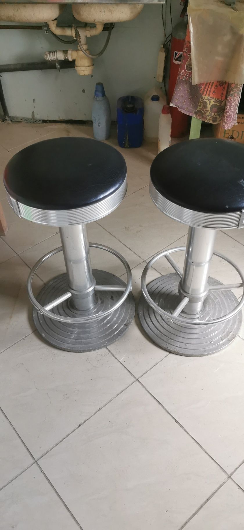 vînd scaune bar marca YCAMI,,,aluminiu cu ---piele ecologicã---