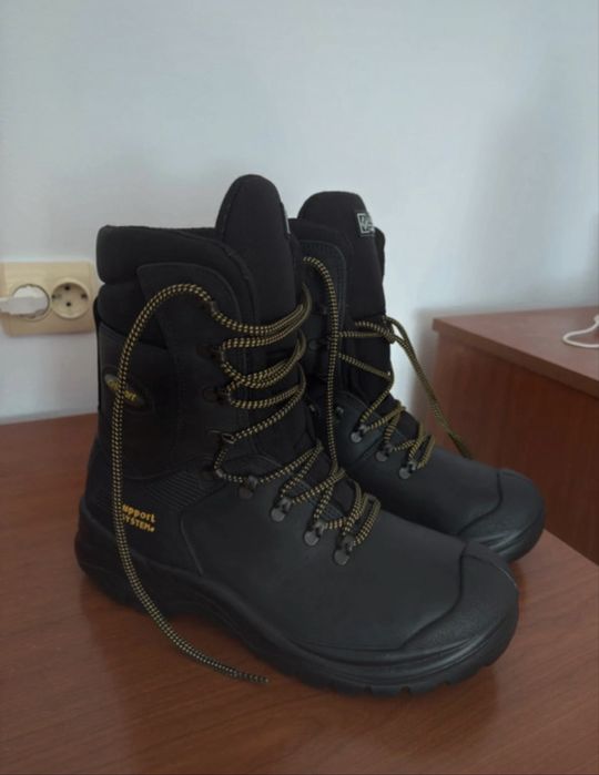 Bocanci de protectie Grisport