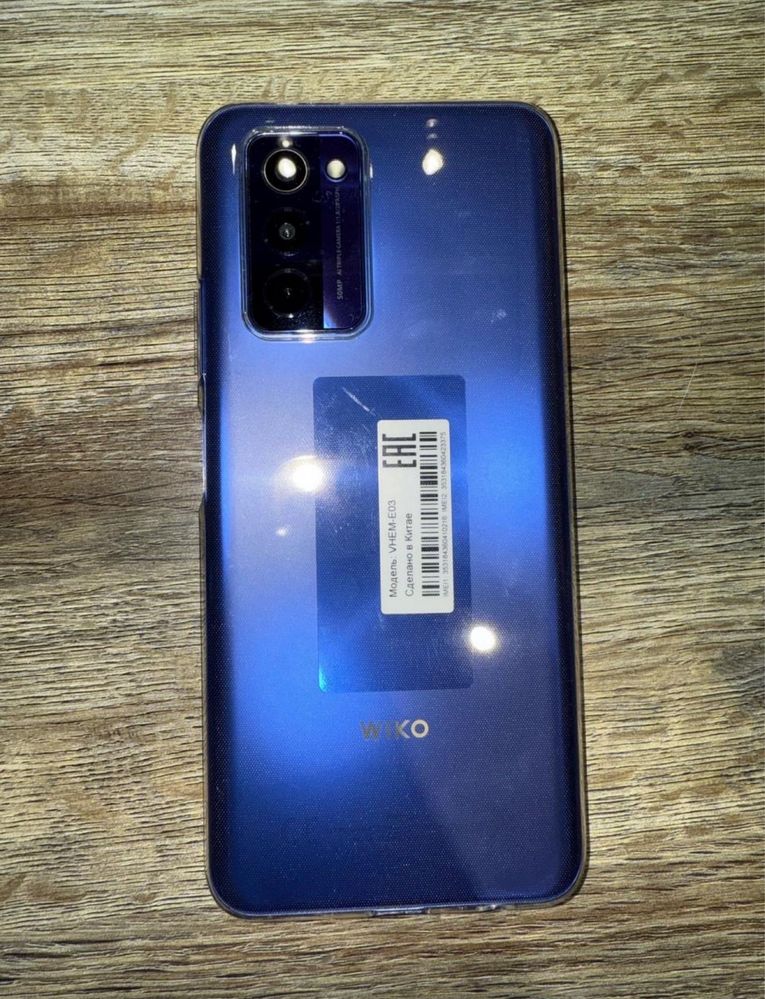 Продаю смартфон WIKO 10, в идеальном состоянии.
