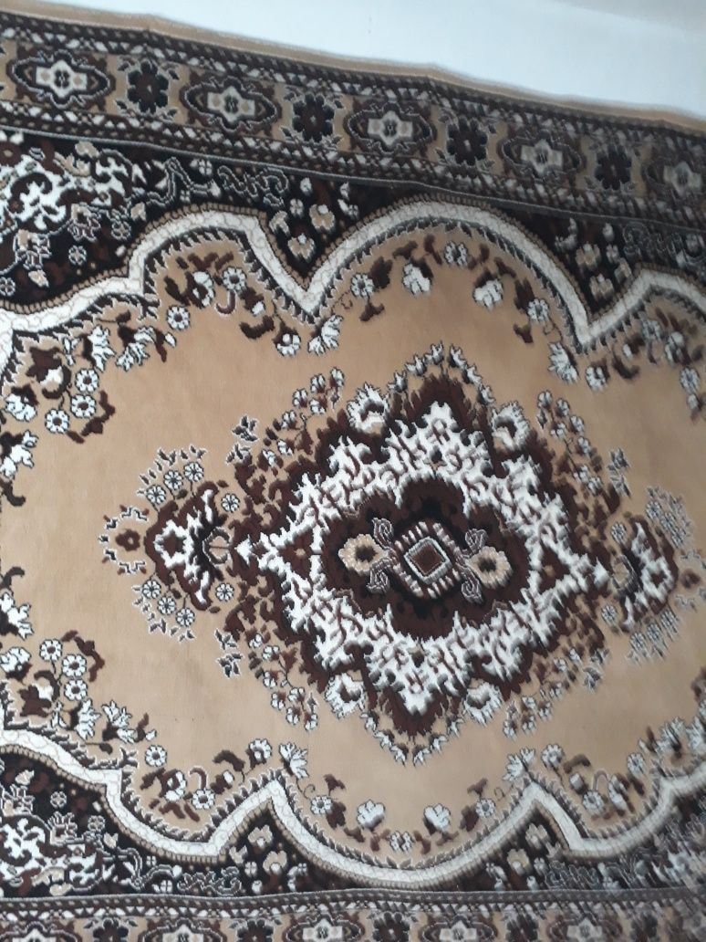 Продаю  ковёр 2,5*3,5