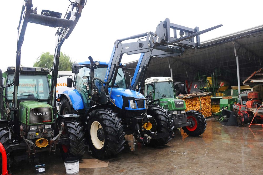 Tractor New Holland T6.160 an 2016 150 CP 4x4 7.730 ore AC recent adus