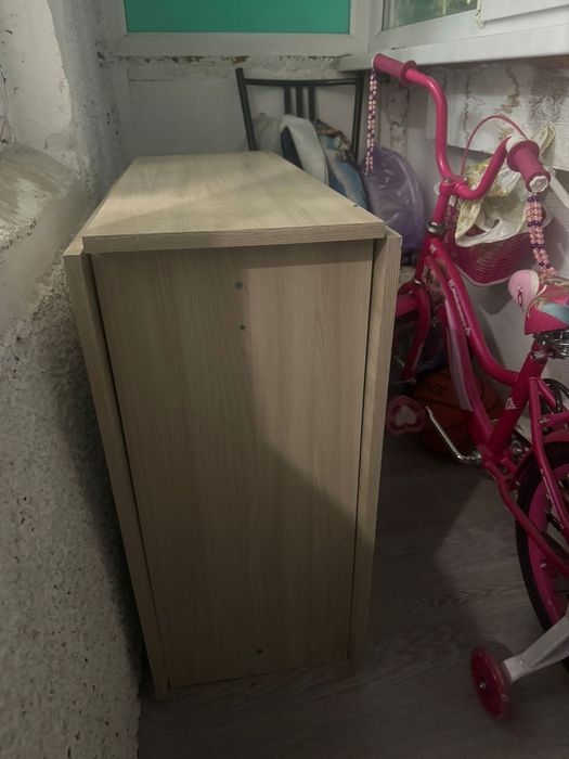 Продам стол книжка