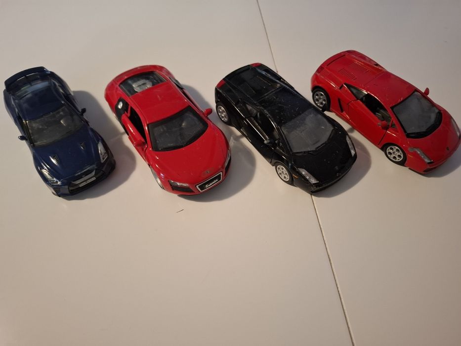 21 броя колички HotWheels