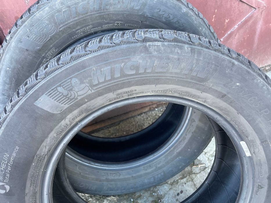Продавам зимни гуми - Michelin PILOT ALPIN 5 SUV - 225/65/R17
