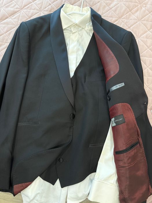 Мъжки елегантен костюм